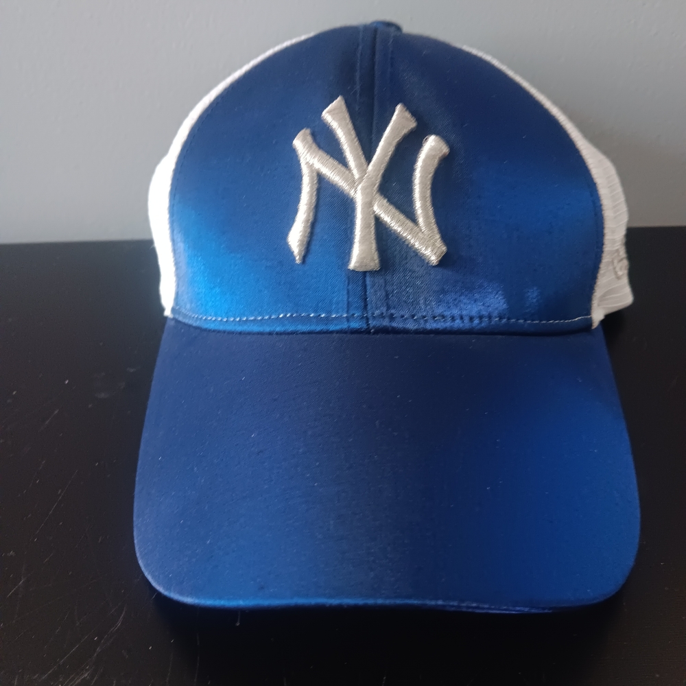 New Era Womans Adjustable New York Yankees Hat